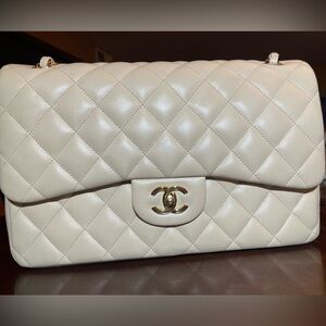 Chanel Classic Jumbo Double Flap Bag